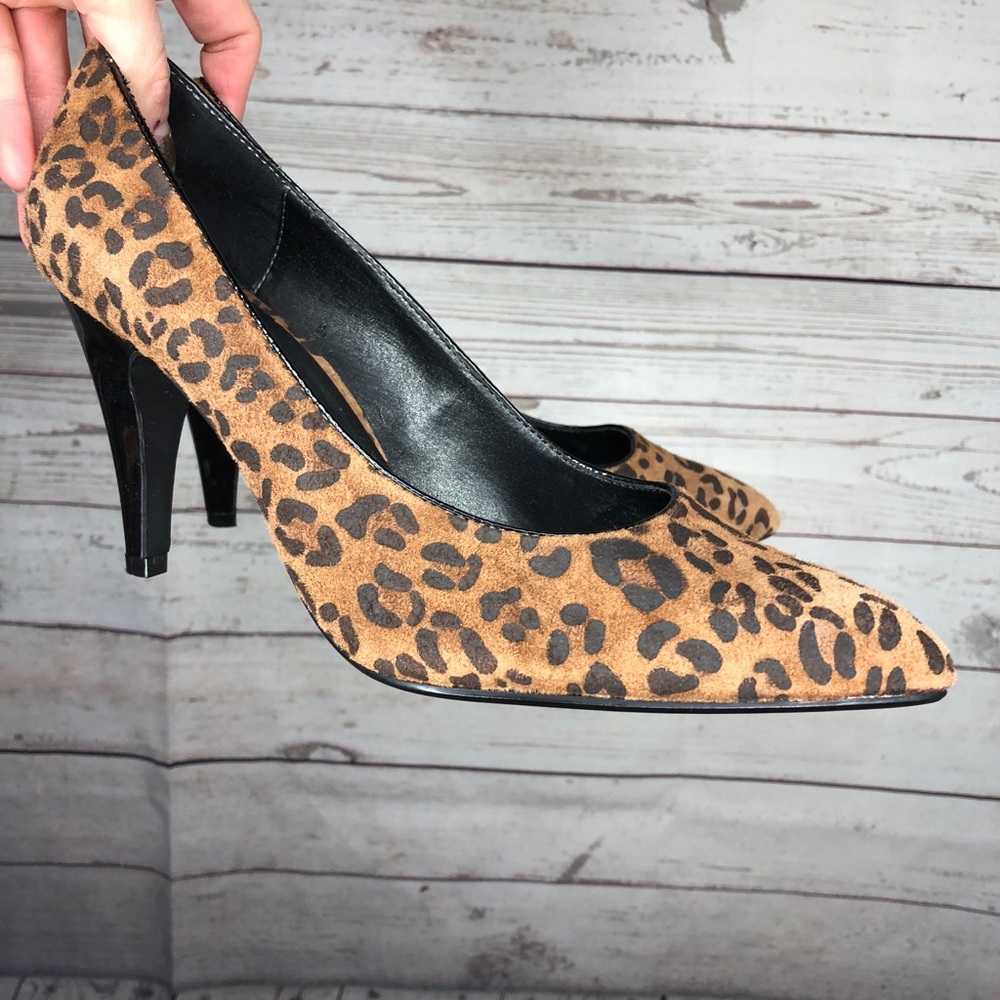 Leopard/cheetah print heels, size 8